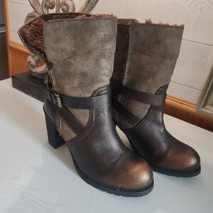 Rebel boots - faux fur lined ladies size 10- excellent shape!